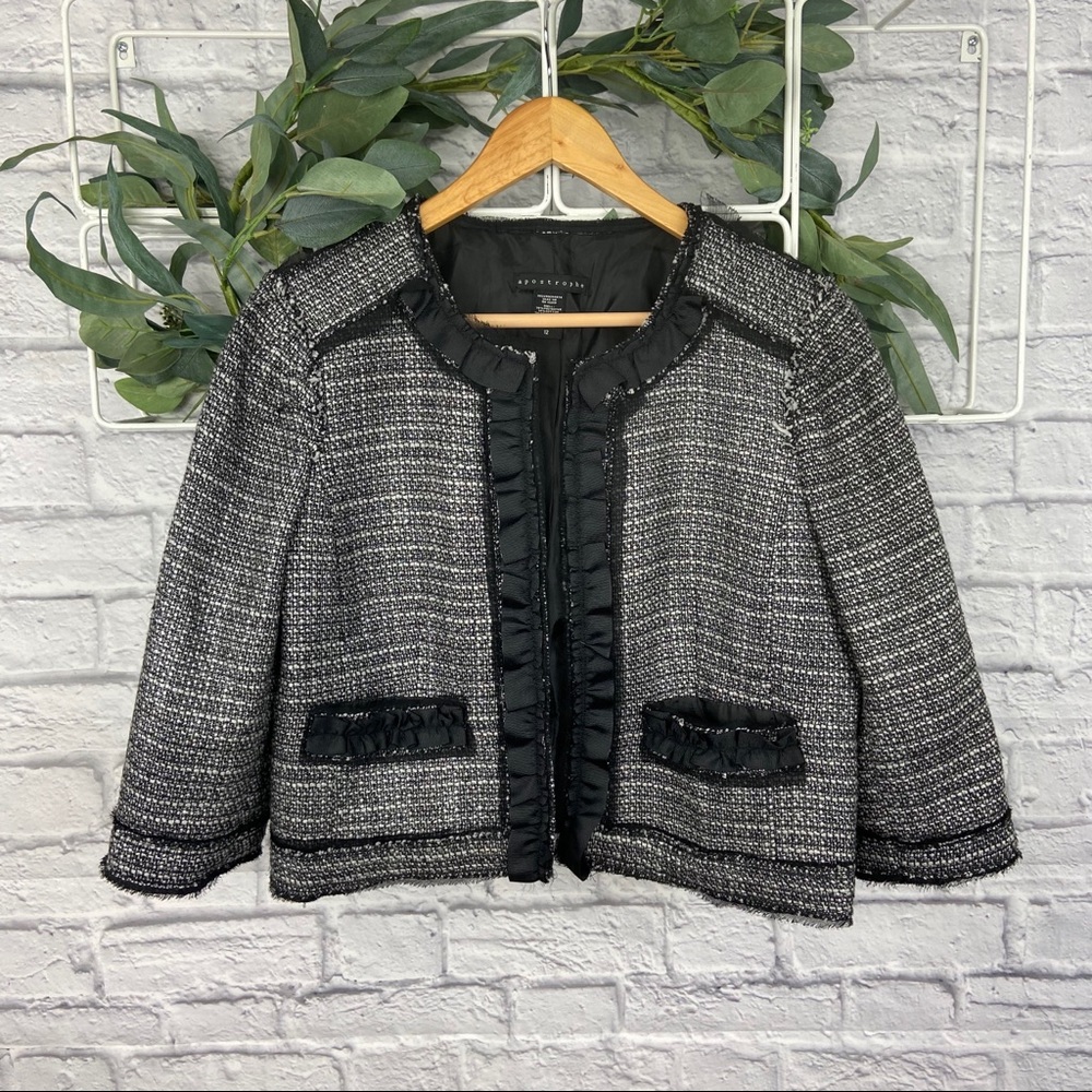 SALE **5 for $25** Apostrophe Black and White 3/4 Sleeve Blazer Top